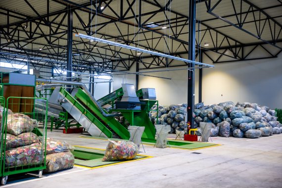Latvija skaičiuoja pirmus metus su užstato sistema – perdirbti surinko per 8550 tonų pakuočių  